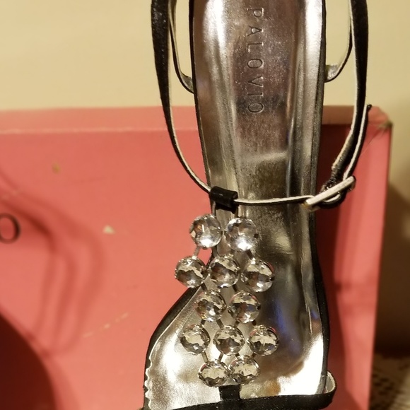 Shoes - Picture 2 of 7